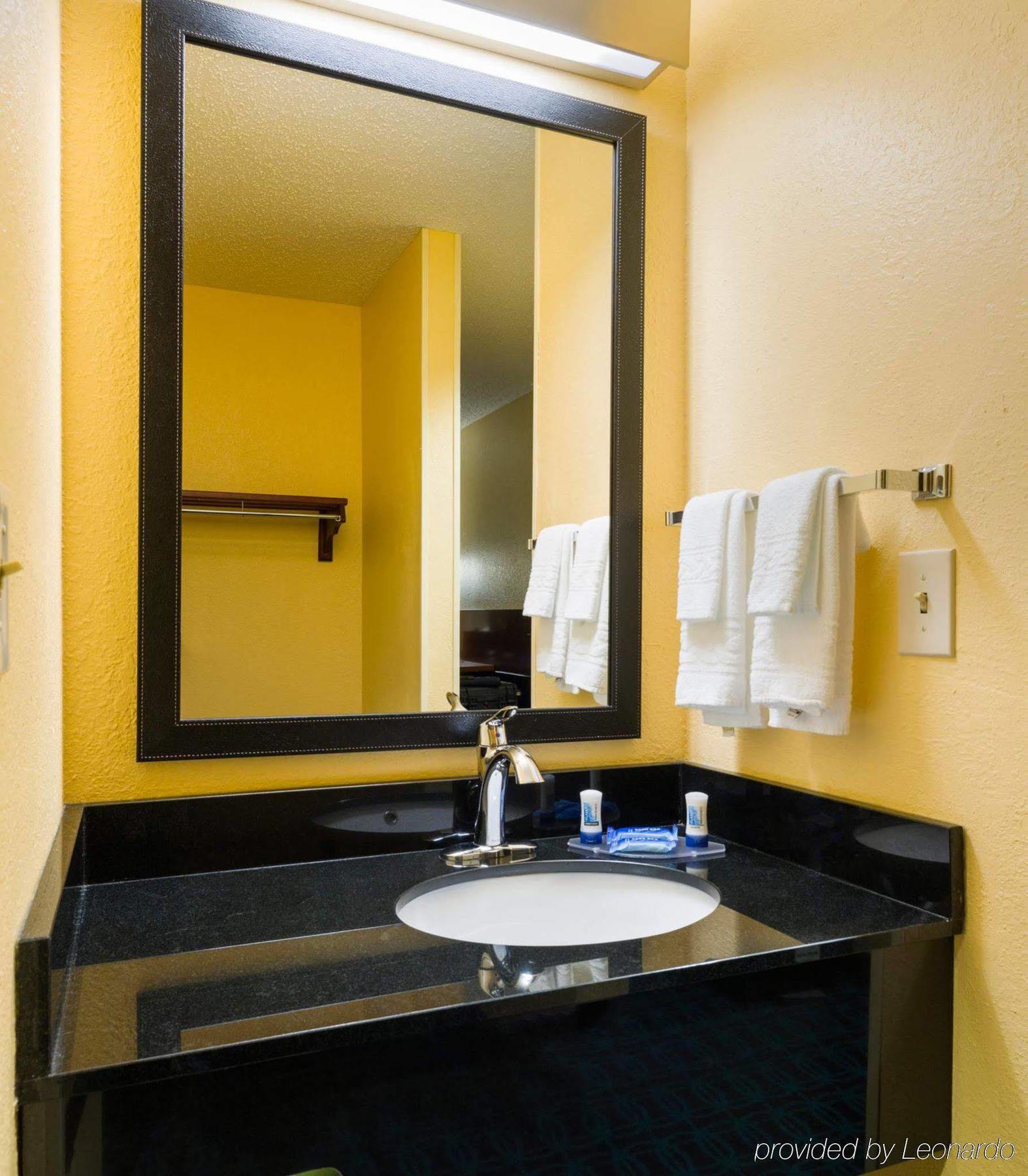 BW Allentown Bethlehem Lehigh Valley Inn & Suites Kültér fotó